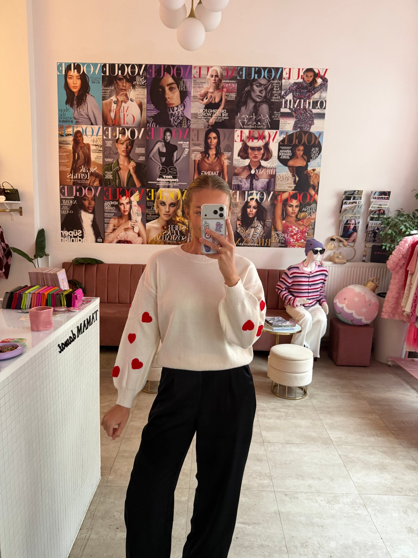 Pullover mit Herzchen