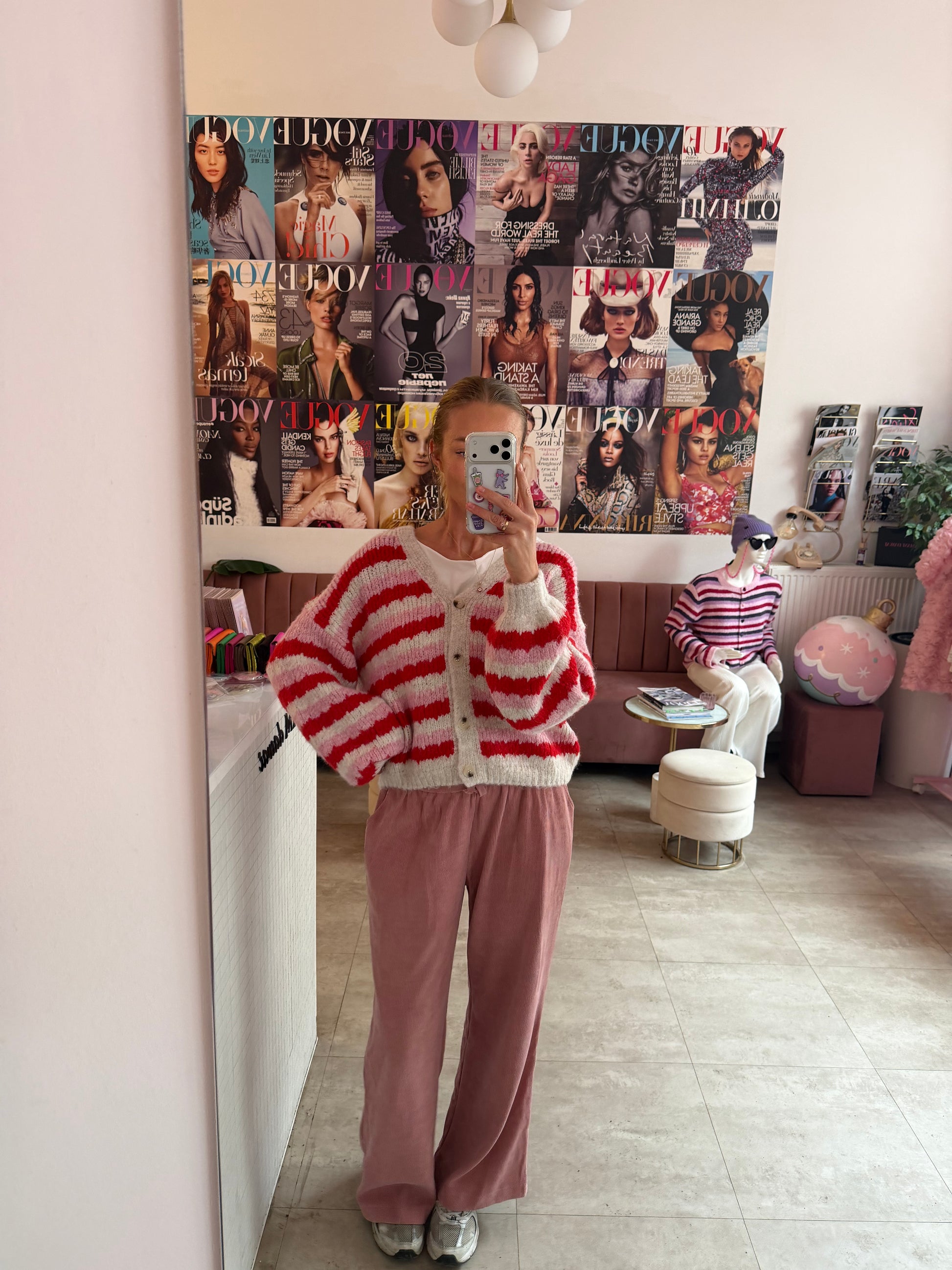 Damen Outfit mit Kordhose puderrosa casual chic Look