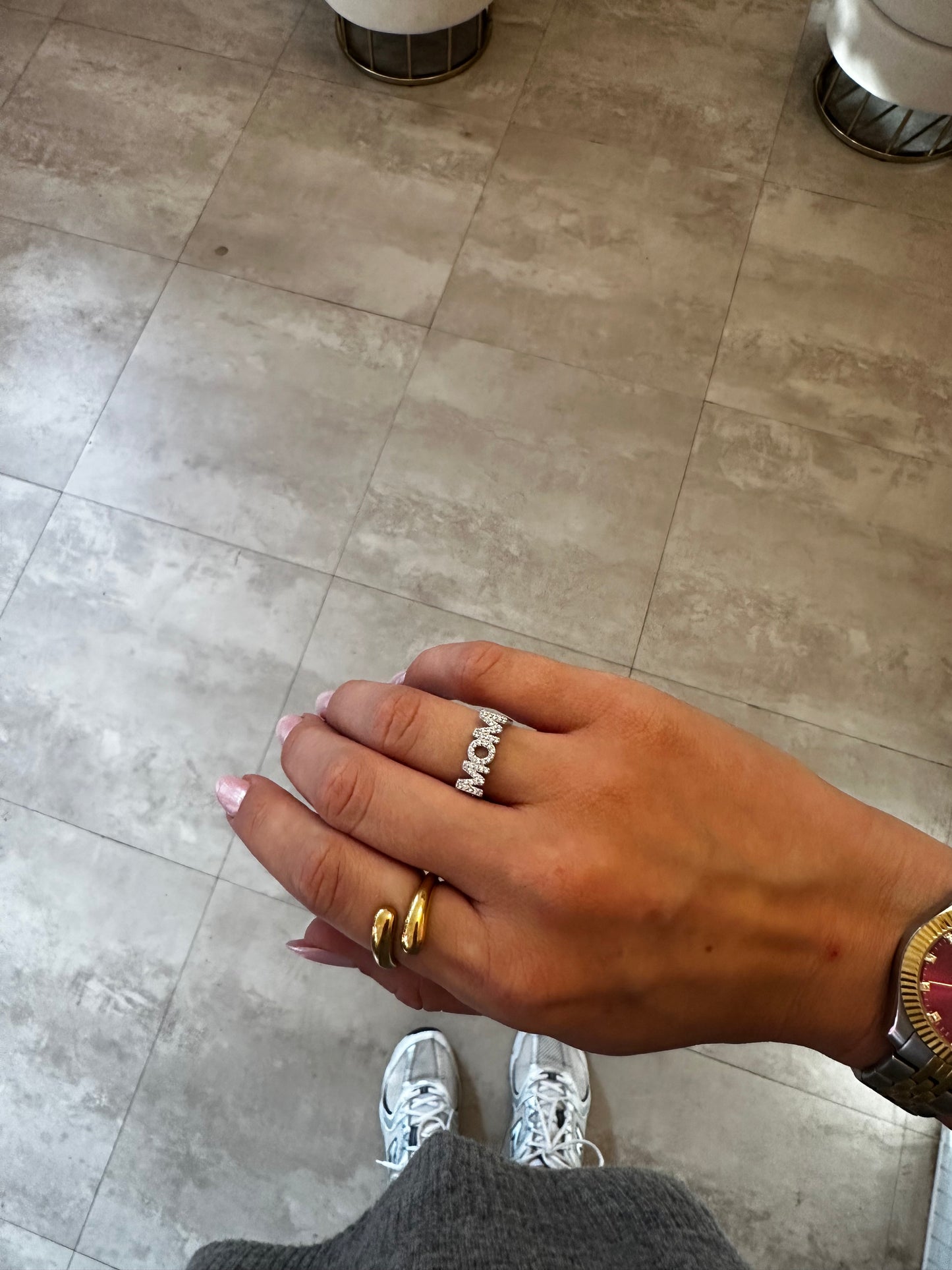RING "MOM"