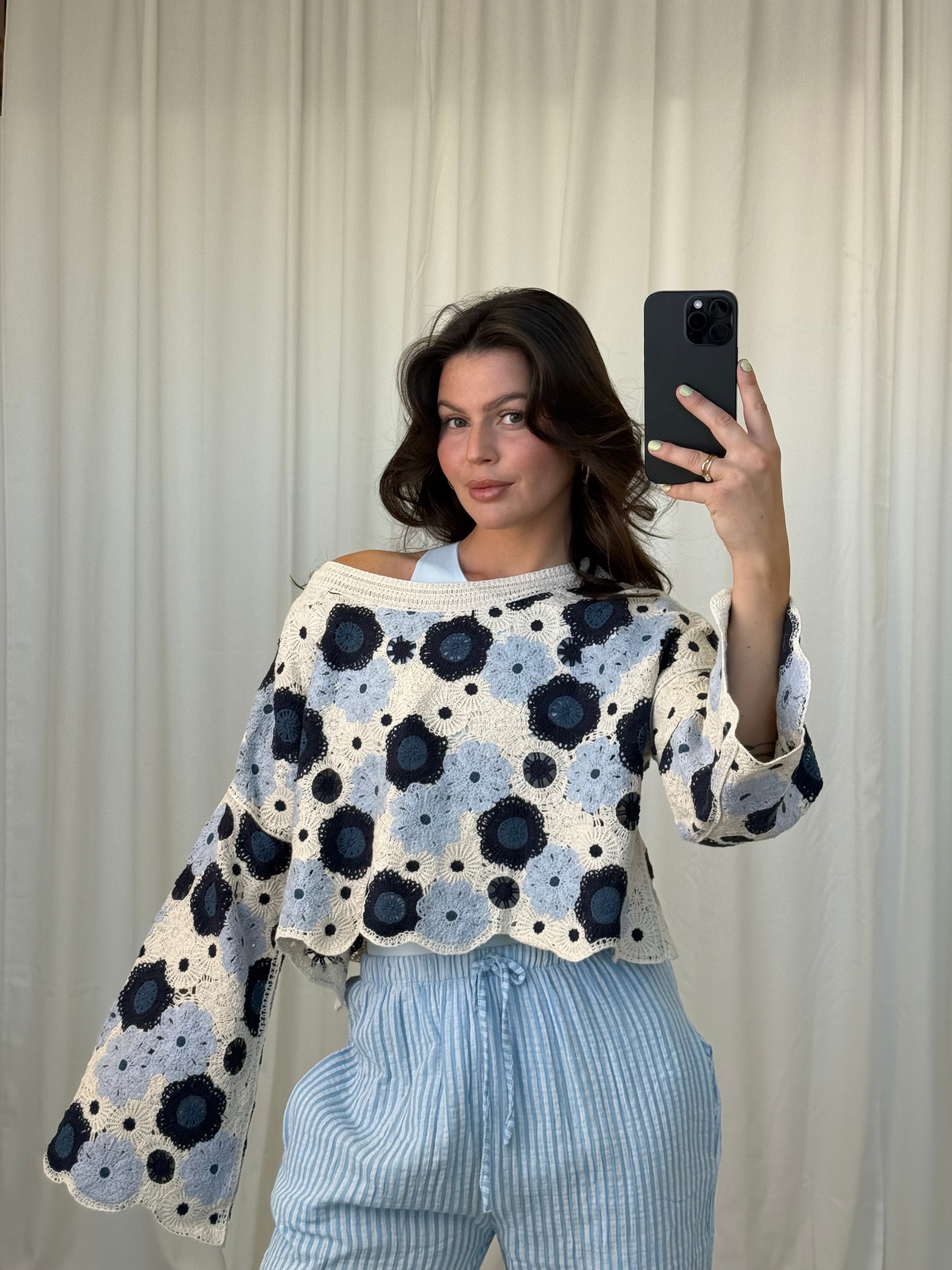 crochet blumen pullover blau creme boho flower knit